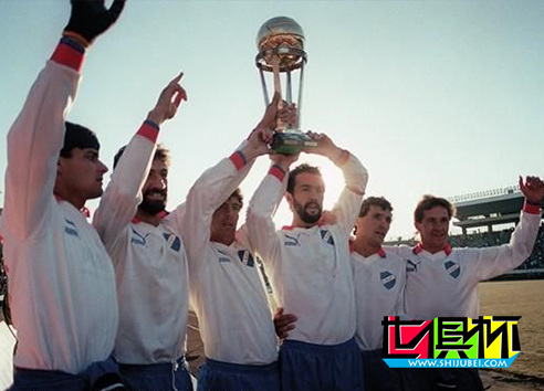 1988年12月11日乌拉圭民族点球大战7比6险胜荷兰埃因霍温