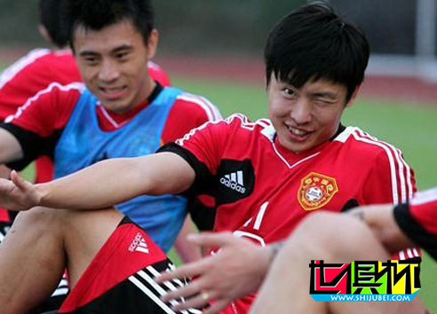 世俱杯进球中国第一人, 在恒大冷坐板凳恐被废