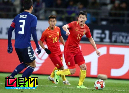 打入中国球员世俱杯首球的他已被恩师里皮遗忘，三场比赛零出场!