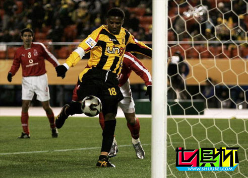 2005世俱杯伊蒂哈德1:0淘汰阿赫利 “亚洲切尔西”梦想在路上