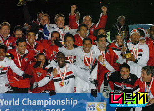 2005世俱杯：红军三度进球判无效 圣保罗夺冠