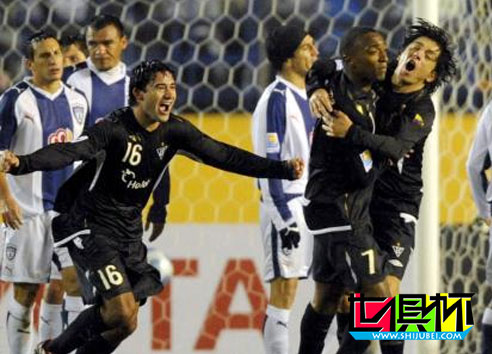 2008世俱杯-美洲德比惊现8黄 南美冠军2-0胜进决赛
